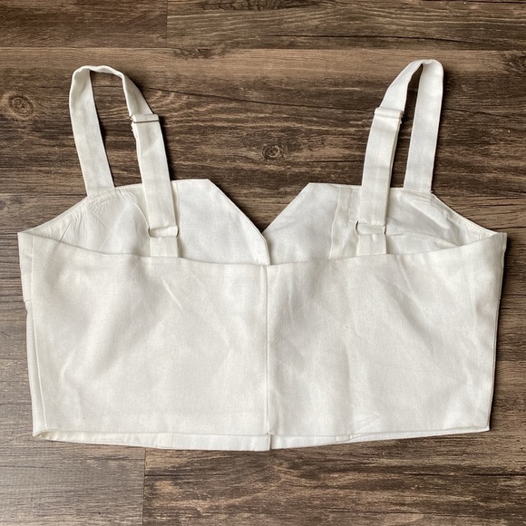 Le Lis Women’s Beige Button-Up Crop top Size M - Picture 4 of 6